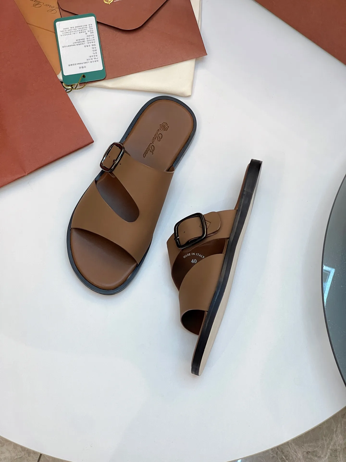 Men's shoes 💰420 Loro Piana, LP's popular spring and summer slippers are synchronized with the new counters, uppers are imported cowhide fabrics from Italy, high-quality splicing technology, soles: original soles specially provided by the original factory, exclusive molded soles are super comfortable, original factory orders, 🔍🔍high quality, you can go in and out of the counter at will, welcome to compare, code number 39-44 (order 38 45 46)